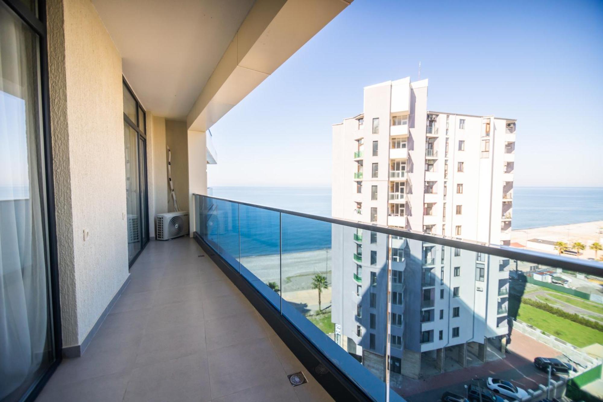 Green Side Apart Hotel Батуми Экстерьер фото