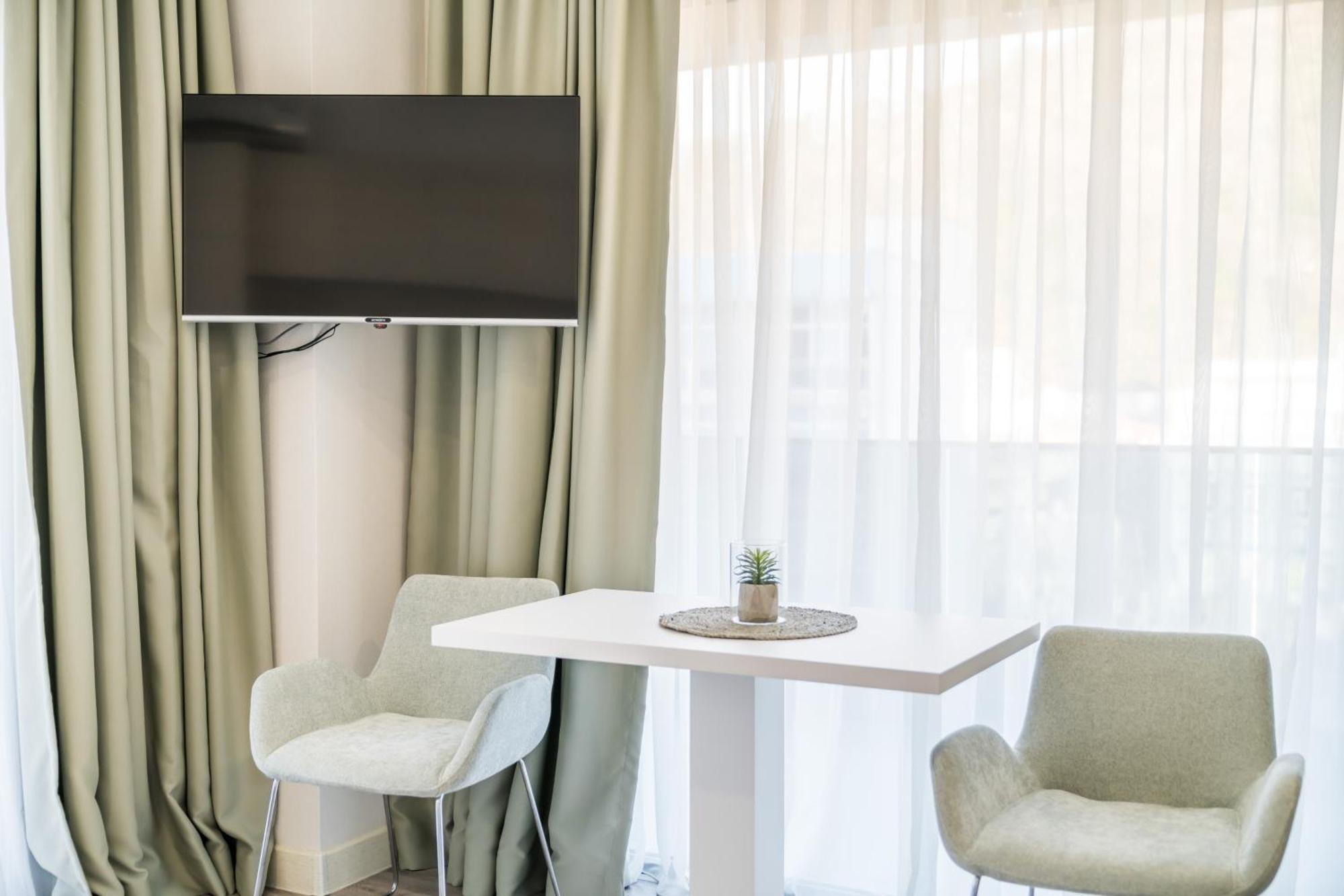 Green Side Apart Hotel Батуми Экстерьер фото