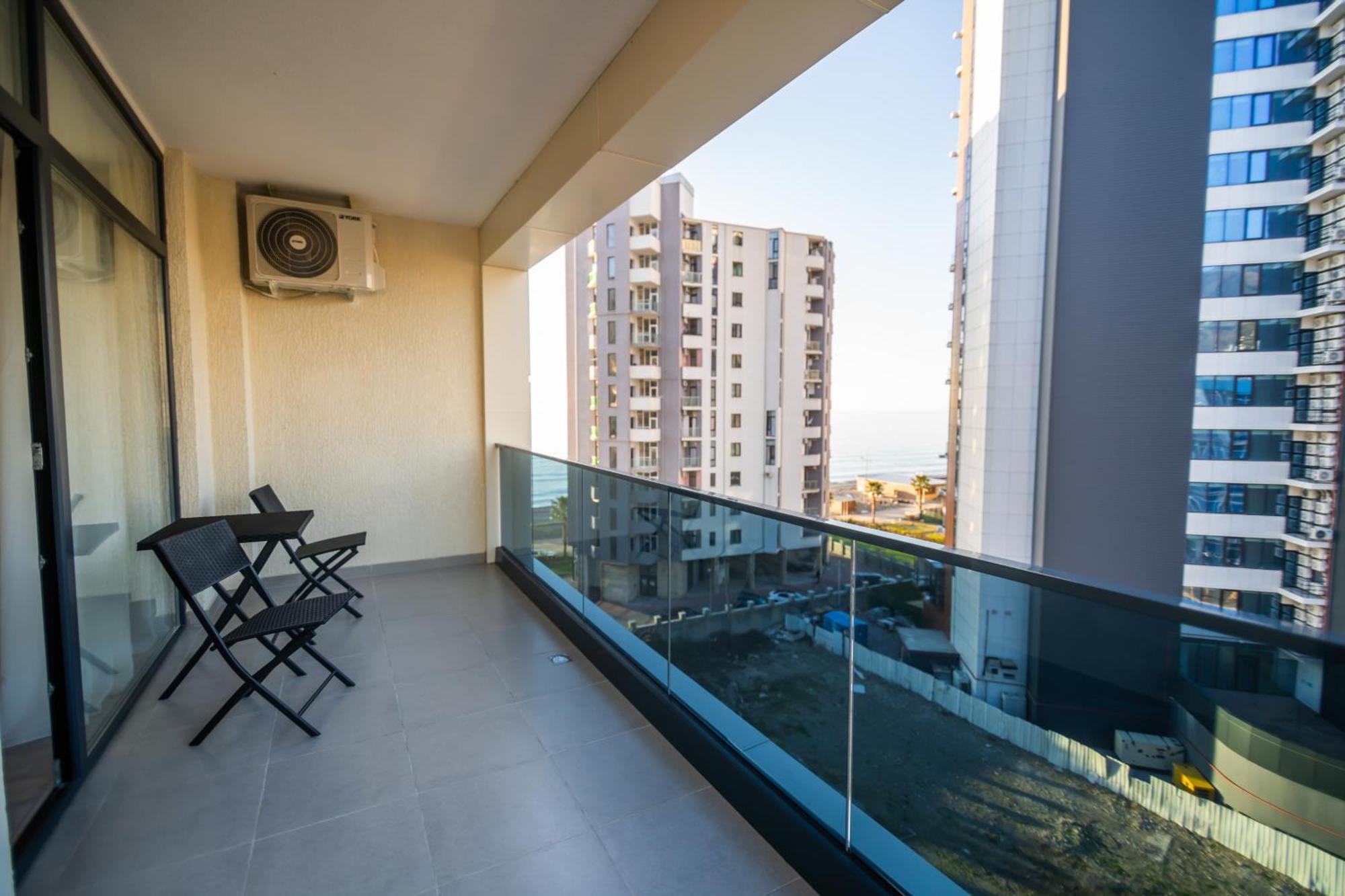 Green Side Apart Hotel Батуми Экстерьер фото