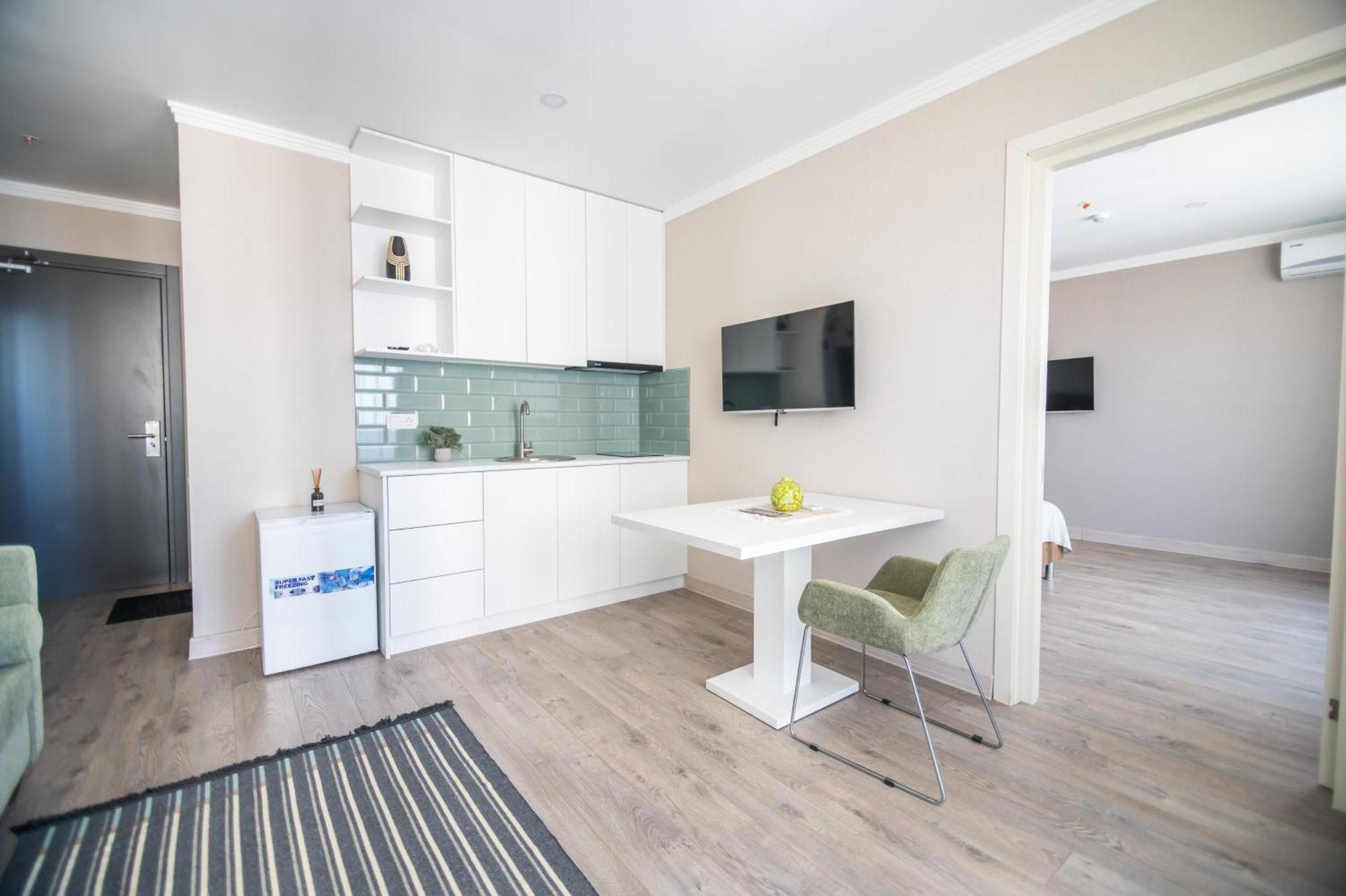 Green Side Apart Hotel Батуми Экстерьер фото