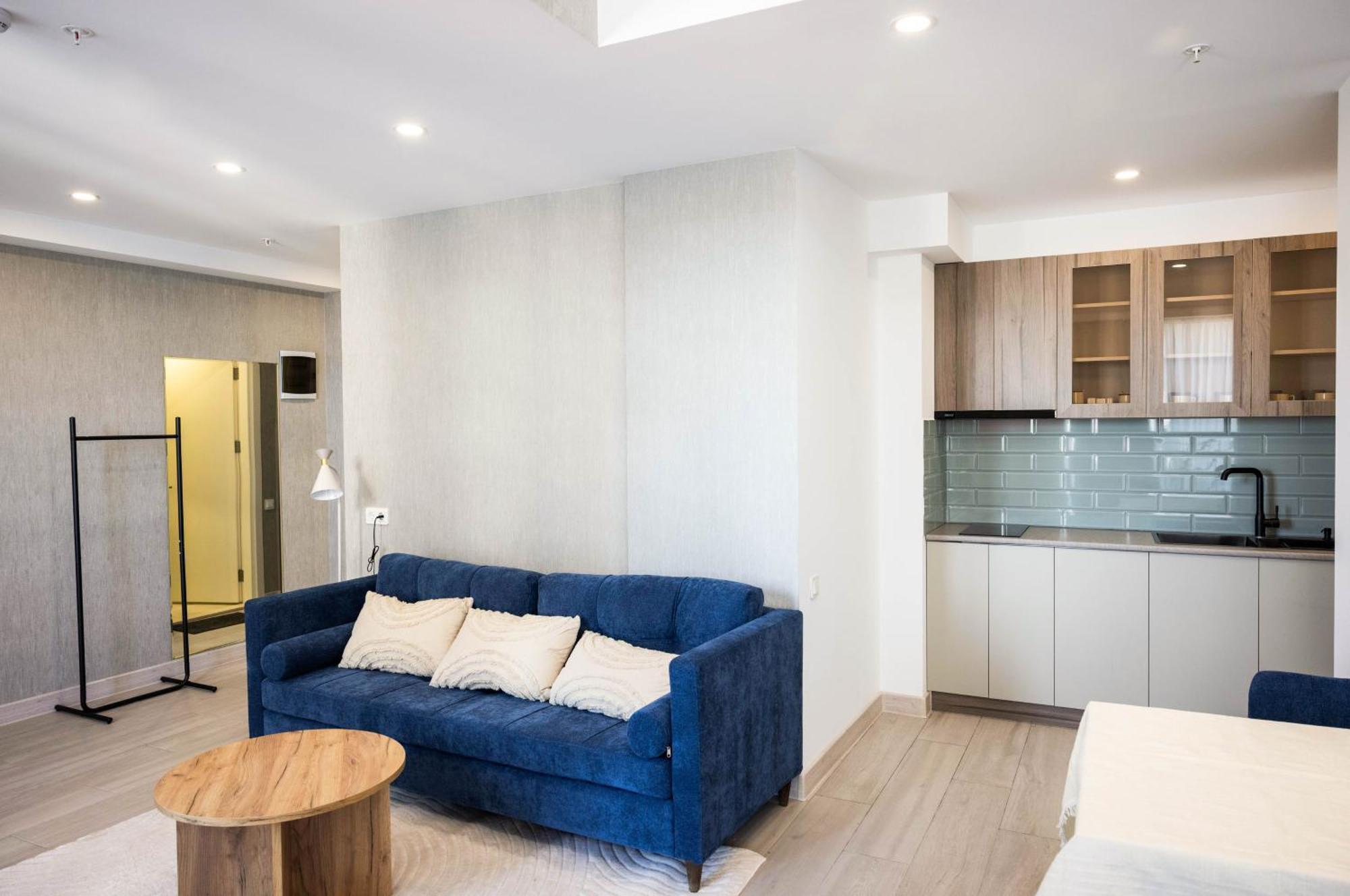Green Side Apart Hotel Батуми Экстерьер фото