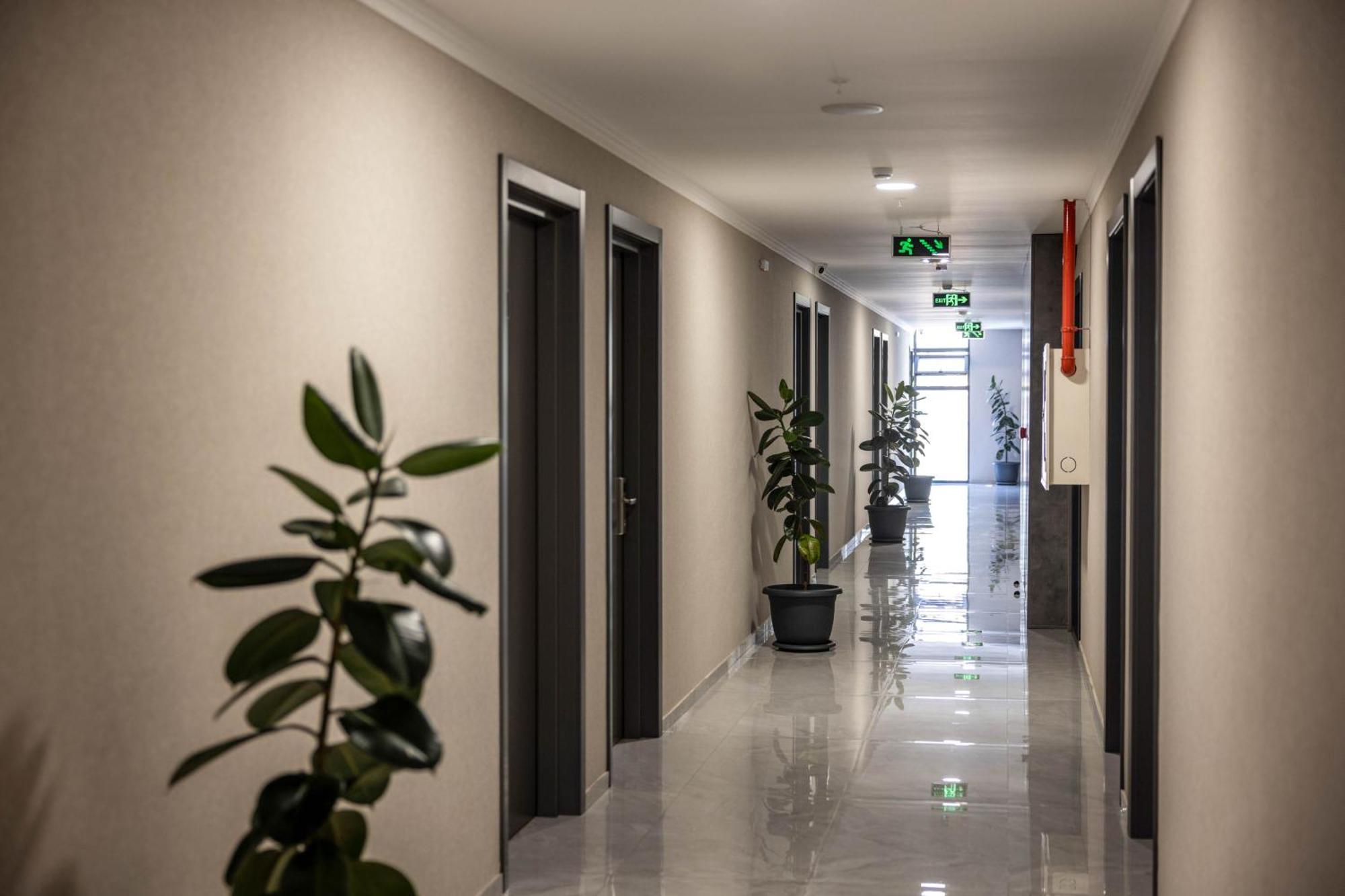 Green Side Apart Hotel Батуми Экстерьер фото